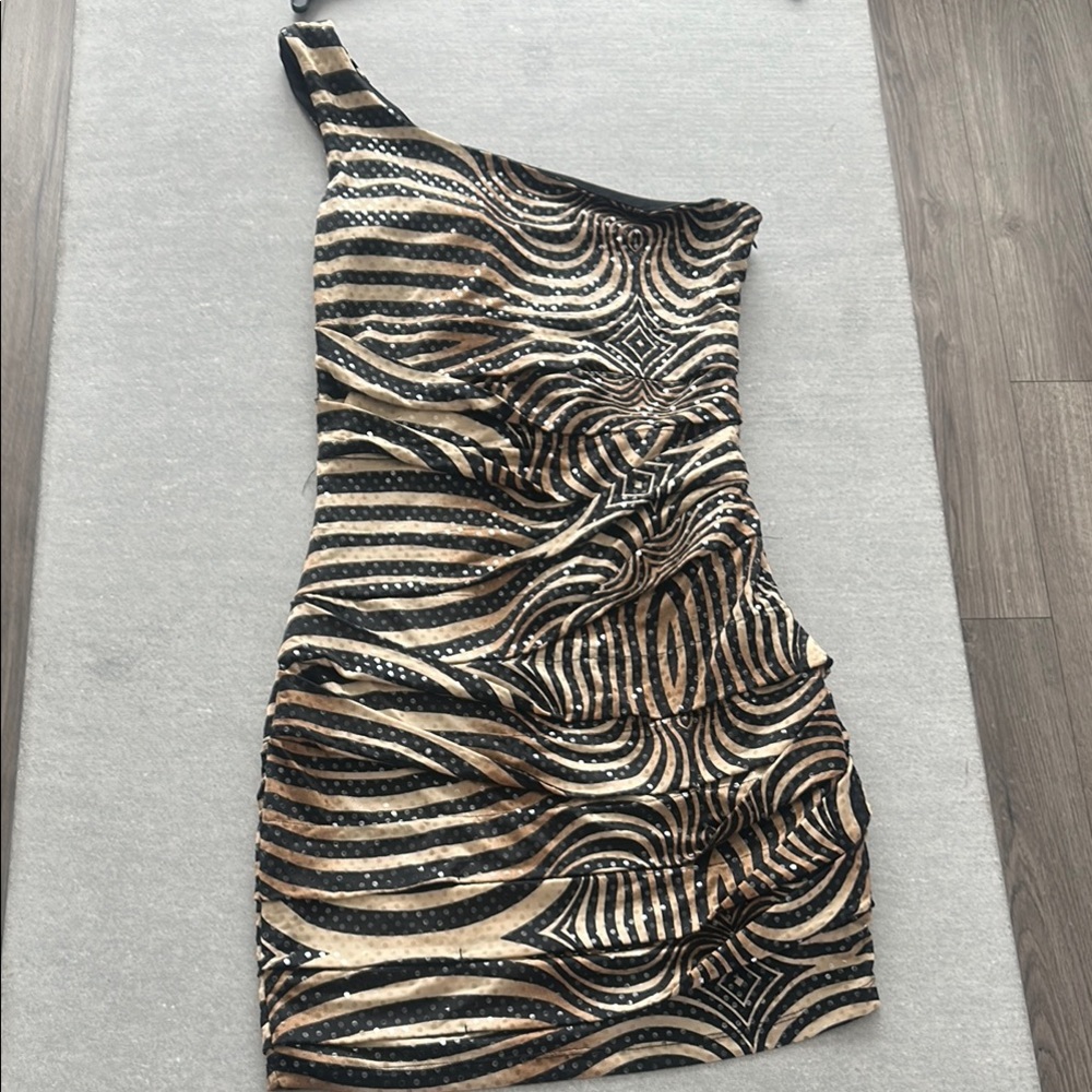 Elegant One-Shoulder Zebra Print Dress